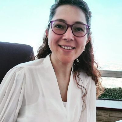 Ester, terapeuta de barras